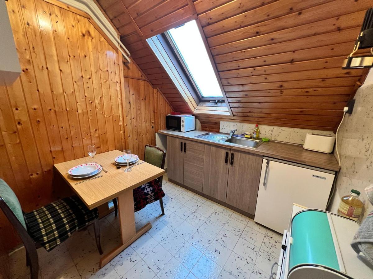 Apartamento A Festo Vendeghaza / The Painter's